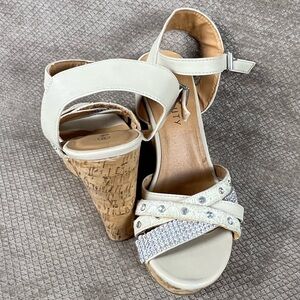 Vanity Cream and Silver Crystal Women's Sandals size 8 EUC